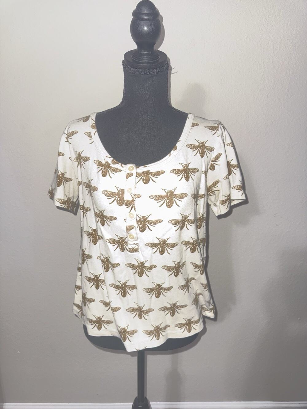 Kate Quinn Womens L Cream Brown Bee Insect Print Organic Cotton Henley Shirt Top